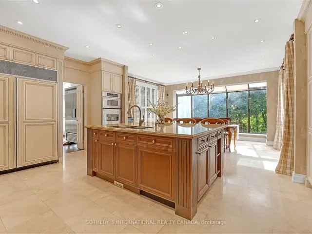 House For Sale in Richmond Hill, Ontario