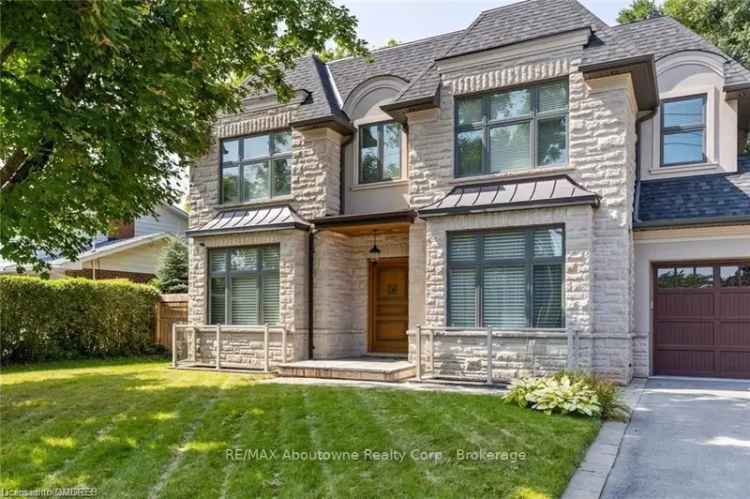 House For Sale in Oakville, Ontario