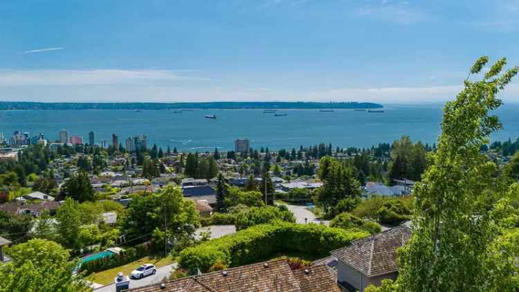 2275 ORCHARD Lane in West Vancouver: Queens House for sale : MLS®# R2894492