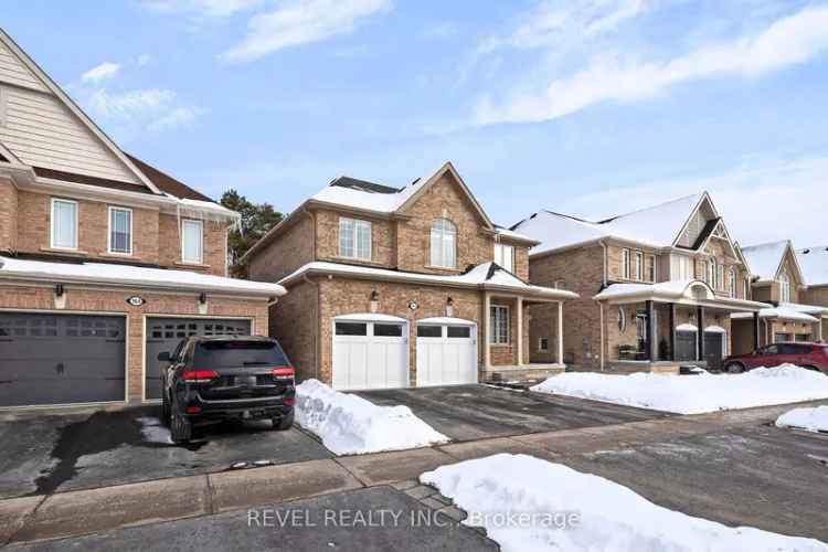 Detached Home in Tottenham: Stylish, Functional Family Home