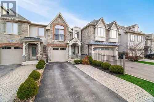 3-Bedroom Townhome Near Oakville Trafalgar Hospital