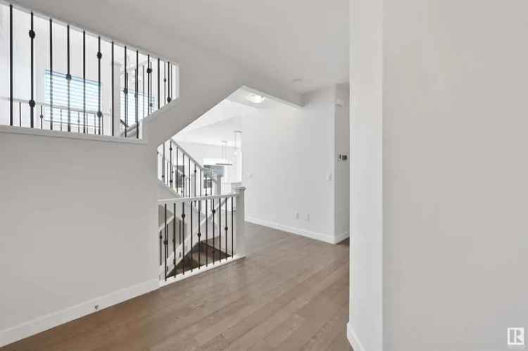 Luxury Parkwood Home in Keswick on the River