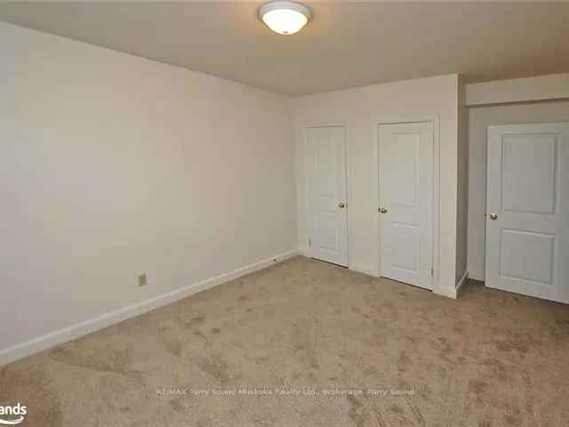 Bright 2-Bedroom Condo Top Floor Unit Pet-Friendly