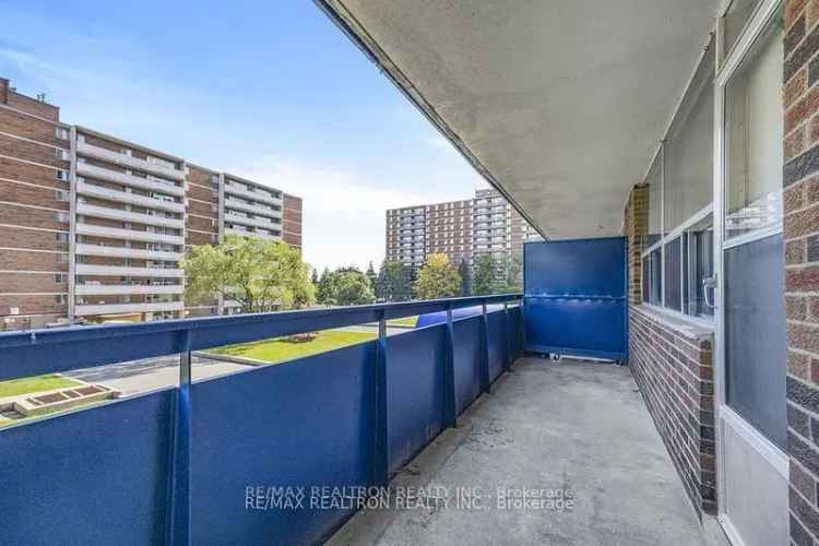 Condo For Rent in 5, Glamorgan Avenue, Toronto, Ontario