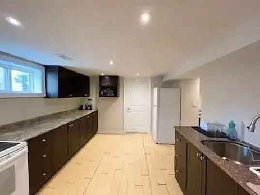 Furnished Private Room for Female Student - Shared Apartment