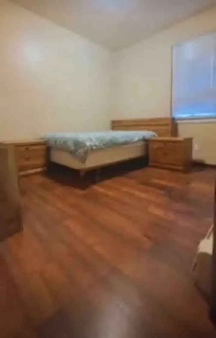 Room for rent  walk distance from  downtown.