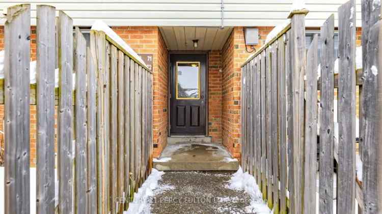 Updated Oshawa Condo Townhouse Near Durham College