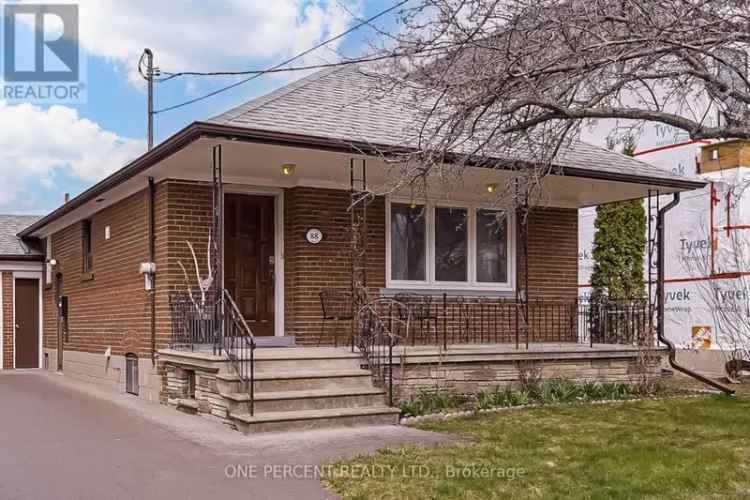 Cozy Bungalow near Yorkdale Station 3 1 Bedrooms Updated Kitchen Finished Basement
