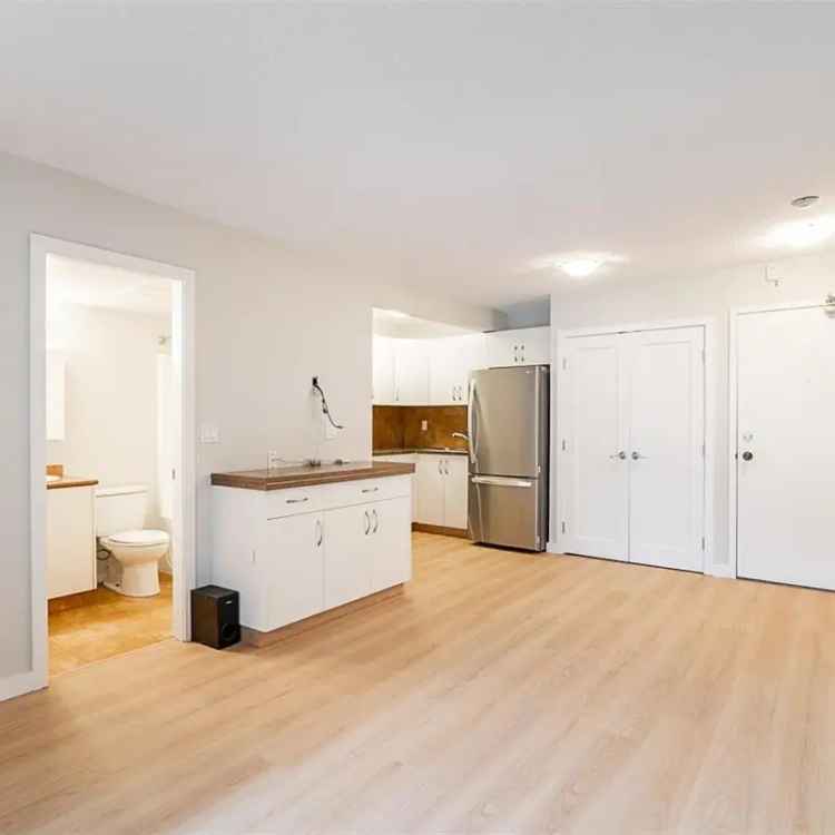 Kitsilano 1 Bed 1 Bath Condo for Sale - Updated & Spacious