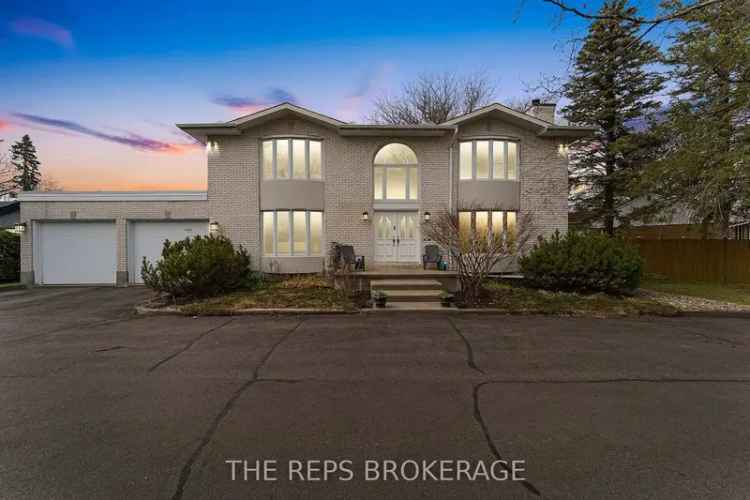 Revelstoke 4-Bedroom Home Massive Lot Renovated