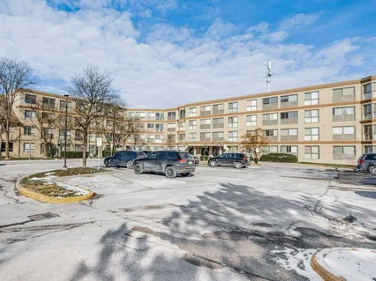 1 Bedroom Plus Den Ground Floor Unit Near Sheridan College