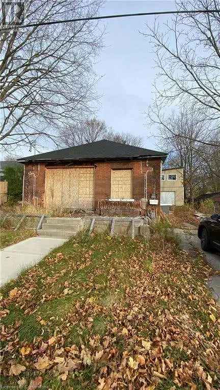 Oversize Lot and Tandem Garage in Woodstock