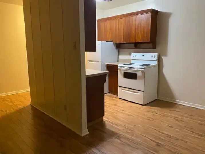 ELMWOOD AREA  LARGE 2 BEDROOM