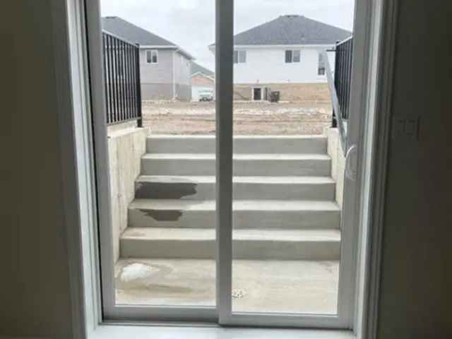 House For Sale in Coalburn, null