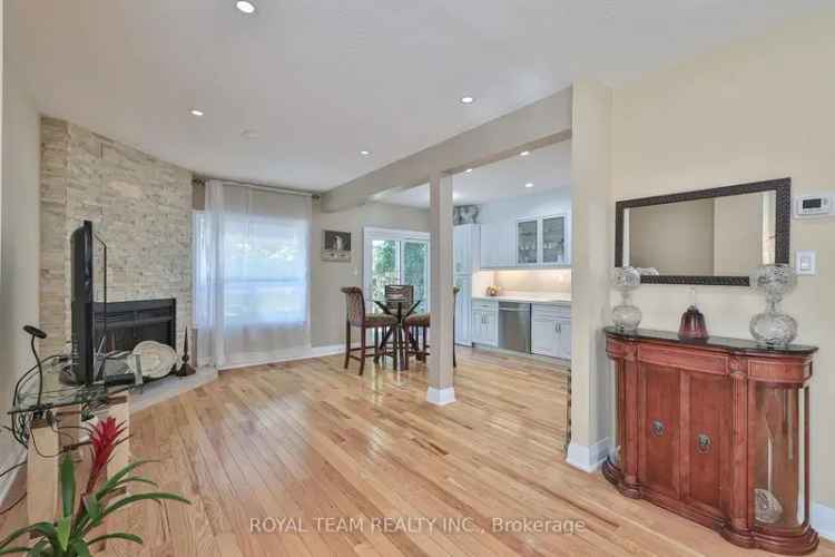 House For Sale in Richmond Hill, Ontario