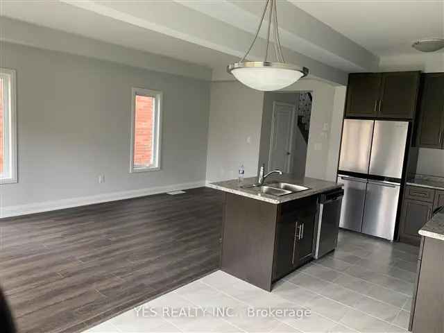 3-Bedroom 3-Bathroom End-Unit Townhome For Lease Near Brock University