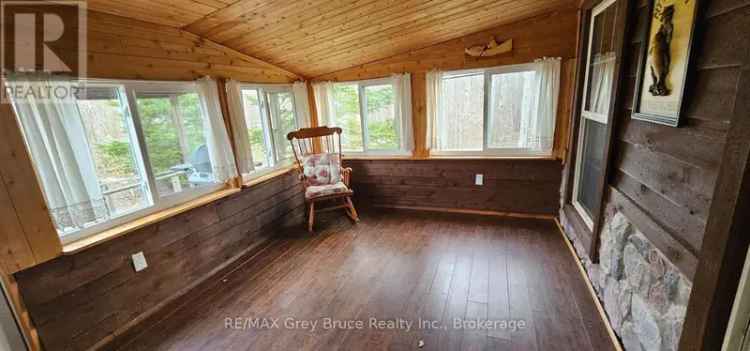 3 Bedroom 2 Bathroom Home in Miller Lake Furnished Move In Ready