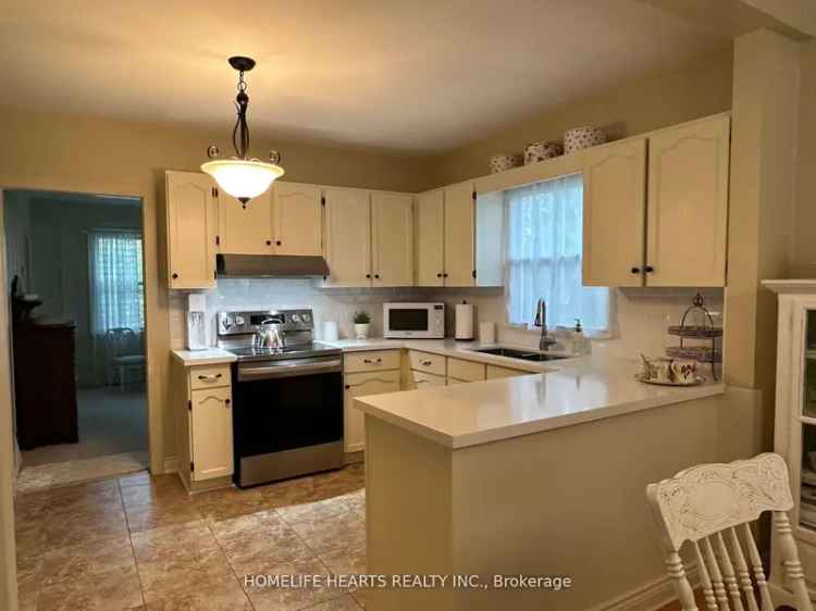 Beautiful Country Charmed Home Meadowvale Village Pool