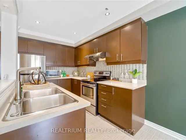 3 Bedroom 4 Bathroom Freehold Townhouse in Stouffville