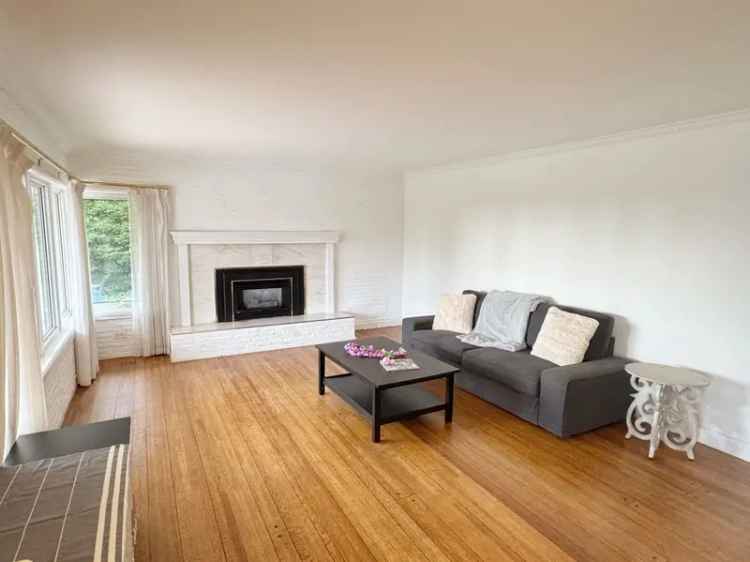 Upper Lonsdale House for Sale 3 Beds 2 Baths Stunning Views