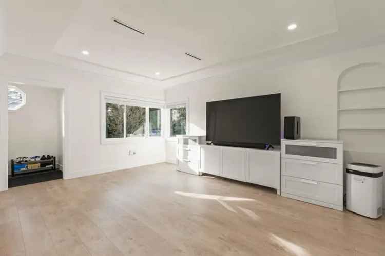 Totally Transformed 3-Bedroom Bungalow with Large Garden