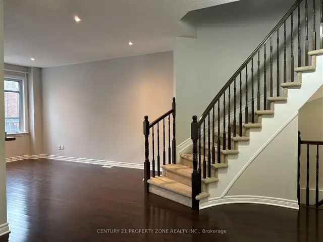 Kanata Townhome: 3 Beds, 2.5 Baths, Updated Kitchen, Fireplace