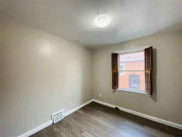 Beautiful Spacious Bright Bungalow In Etobicoke 3 BR Suite For Lease