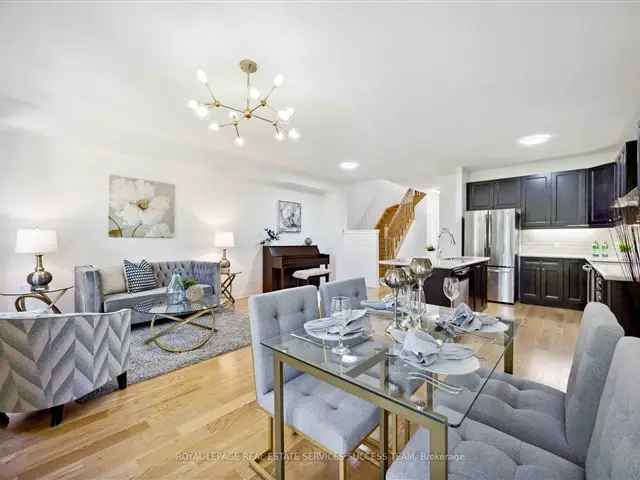 Stunning Townhome backing Woods Near Parks Trails and Highway 404