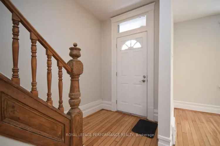 Updated 2-Bedroom Semi-Detached Home in Old Ottawa South Near Carleton University