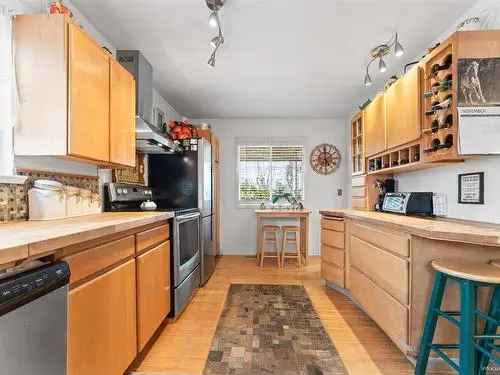 House For Sale In Cloverdale, Surrey, British Columbia