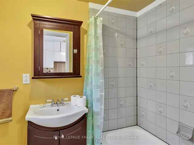 House For Sale in Peterborough, Ontario