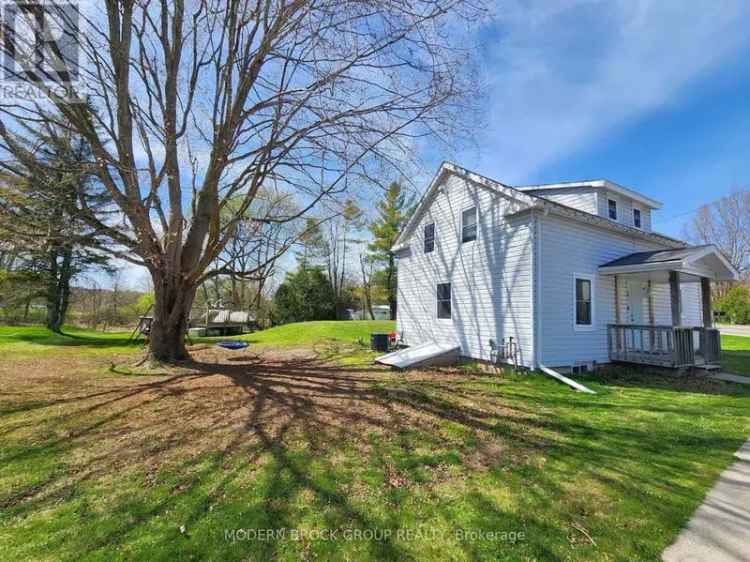 3-Bedroom Family Home in Lyn ON Updated Kitchen New Furnace Central Air