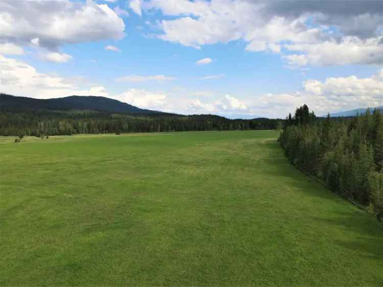 Off-Grid Ranch with Spectacular Views of the Rocky Mountains - Radium Hot Springs, BC