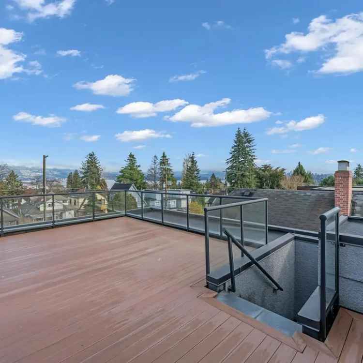 4-Bed 5-Bath Modern Home in Point Grey