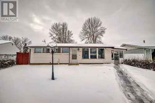 House For Sale In Lauderdale, Edmonton, Alberta