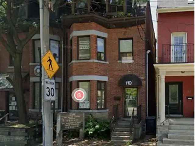 House For Sale in Toronto, Ontario