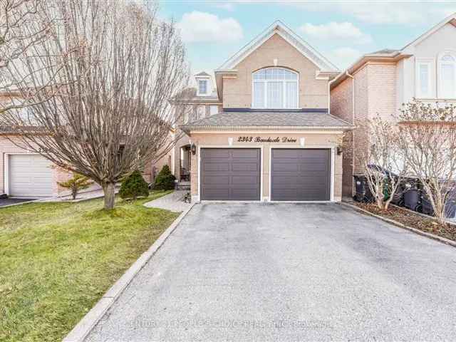 Stunning 4 1 Br Family Home in Streetsville