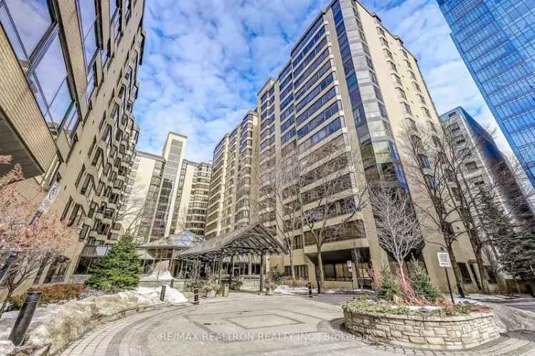 Buy Condo in Downtown Toronto with Stunning Views and Luxurious Amenities