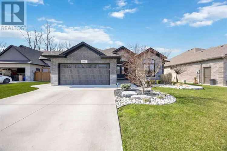 2019 Built Bungalow in Corunna 22 Bedrooms 3 Baths Pool Hot Tub
