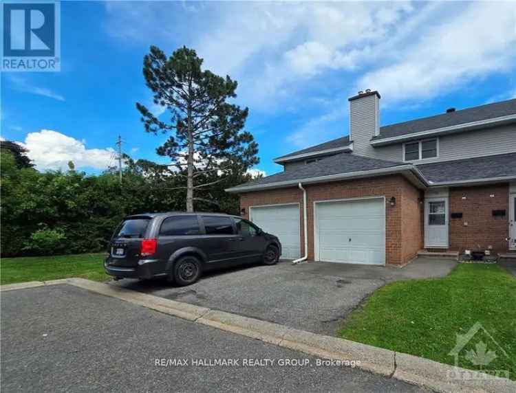 Updated 3-Bedroom Townhome Near Shopping Transit