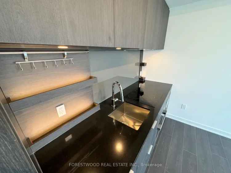 Rent Modern 1 Bedroom Apartment in Port Credit with Private Balcony