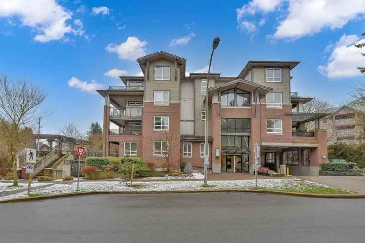 South Surrey Gem 1095 Sq Ft Top Floor End Unit