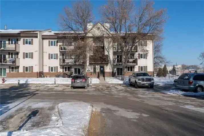 2 Bedroom Condo available from December 1st @ 1048 Bairdmore Blv