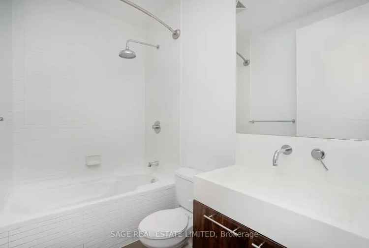 King West Condo 550 Sqft Upgraded 10ft Ceilings Sunny South