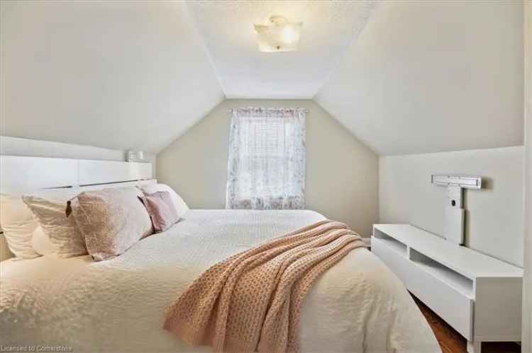 Buy House in Crown Point West with Four Bedrooms and Garage