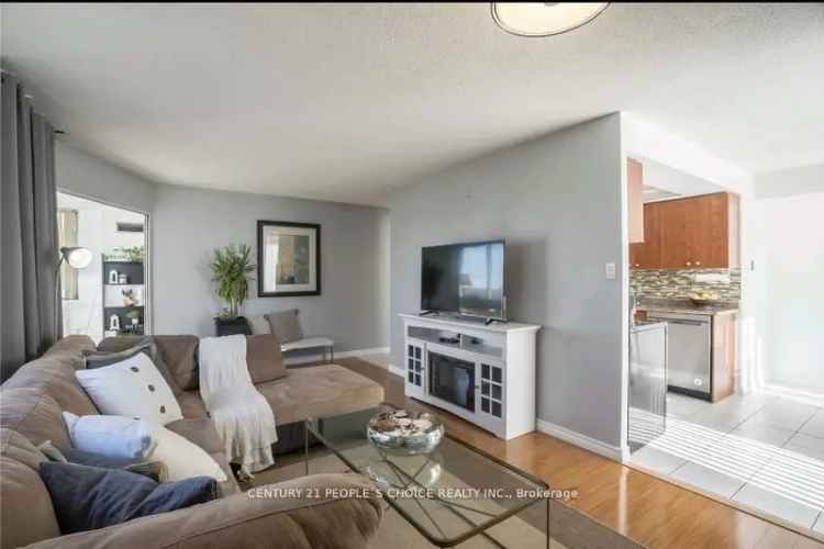 Spacious 2 Bed Corner Unit Near Humber College