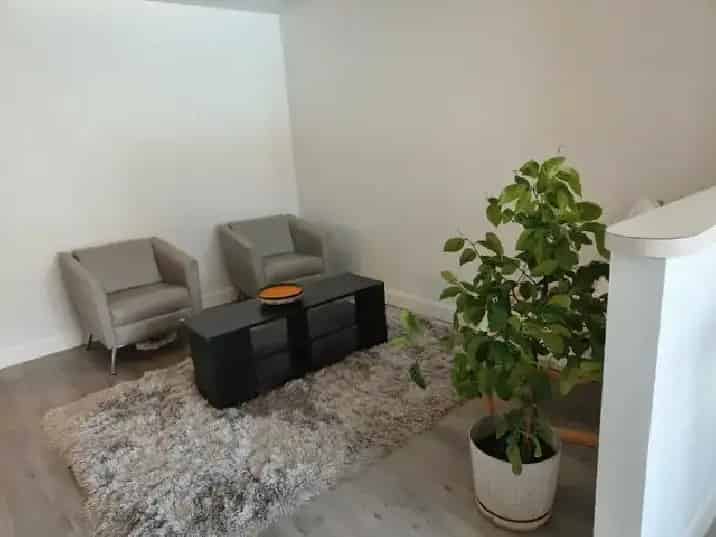 5 1/2 Ville Emard Apartment Near Jolicoeur Metro