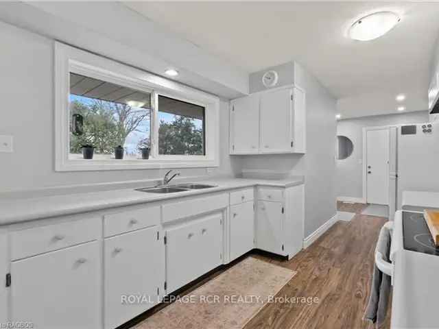 House For Sale in Quinte West, Ontario