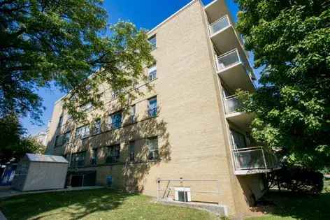 Luxury 1-Bedroom Apartment in Toronto Forest Hill Village