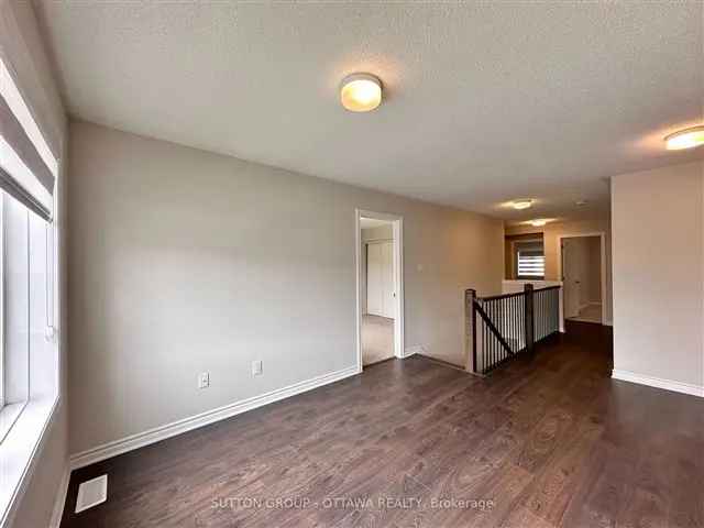 3 Bed 3 Bath Home in Barrhaven's Half Moon Bay